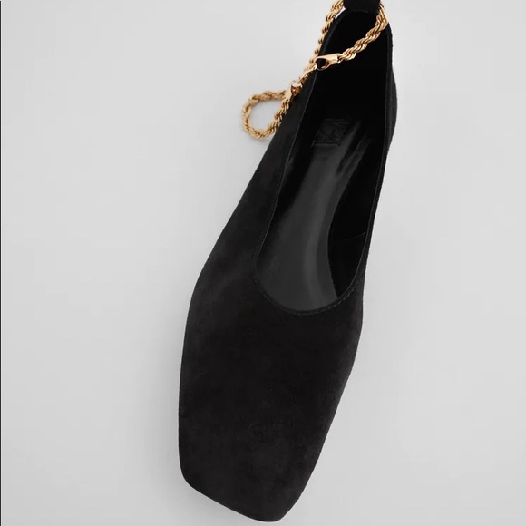ZARA Flat Leather Shoes With Chain Gold Black - Picture 1 of 3